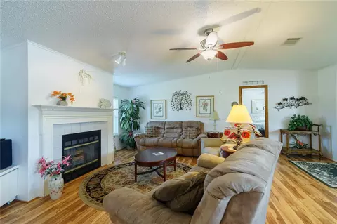 Living - 13259 SE 49th Ct, Belleview, FL 34420 photo 2 of 3