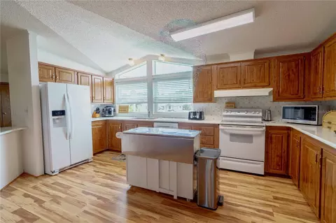 Kitchen - 13259 SE 49th Ct, Belleview, FL 34420 photo 1 of 5