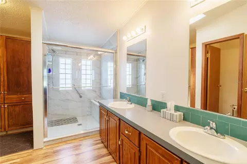 Bath - 13259 SE 49th Ct, Belleview, FL 34420 photo 1 of 3