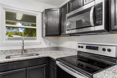 Kitchen - 8 Locust Run Trce, Ocala, FL 34472 photo 3 of 3