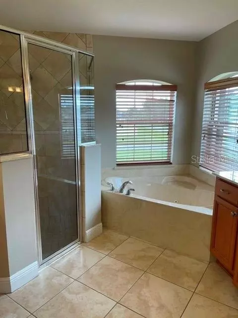 Bath - 10984 SW 48th Ter, Ocala, FL 34476 photo 4 of 11