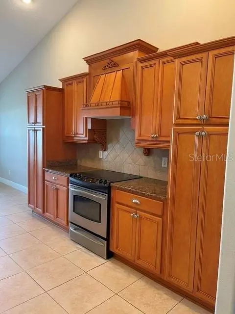 Kitchen - 10984 SW 48th Ter, Ocala, FL 34476 photo 7 of 7