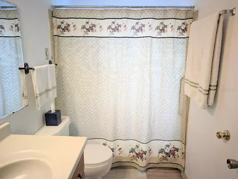Bath - 4033 SE 15th St, Ocala, FL 34471 photo 7 of 7