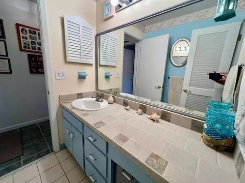 Bath - 4033 SE 15th St, Ocala, FL 34471 photo 4 of 7