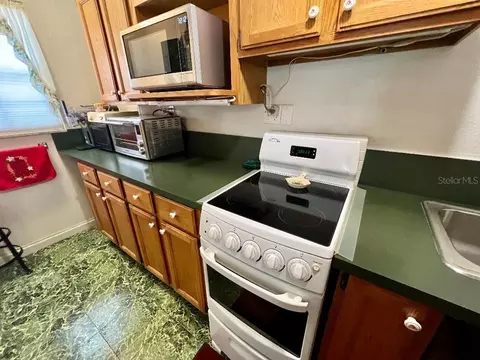 Kitchen - 4033 SE 15th St, Ocala, FL 34471 photo 6 of 6