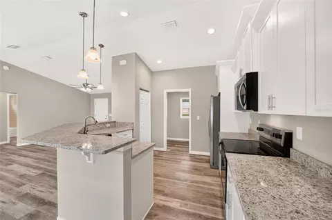 Kitchen - 72 Olive Dr, Ocala, FL 34472 photo 2 of 4