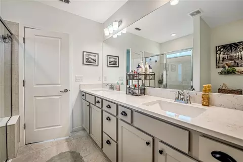 Bath - 8392 SW 54th Loop, Ocala, FL 34481 photo 2 of 3