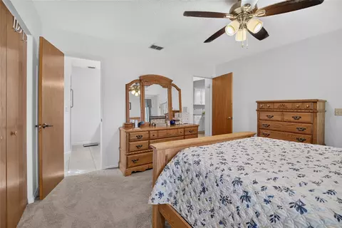 Bedroom - 5541 SE 22nd St, Ocala, FL 34480 photo 2 of 4