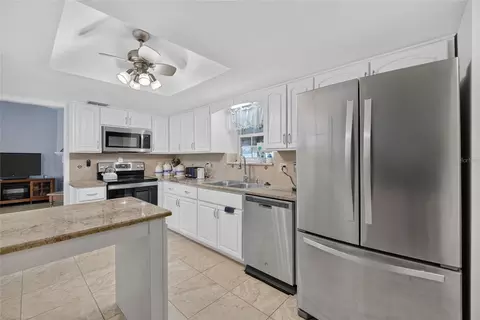 Kitchen - 5541 SE 22nd St, Ocala, FL 34480 photo 1 of 3