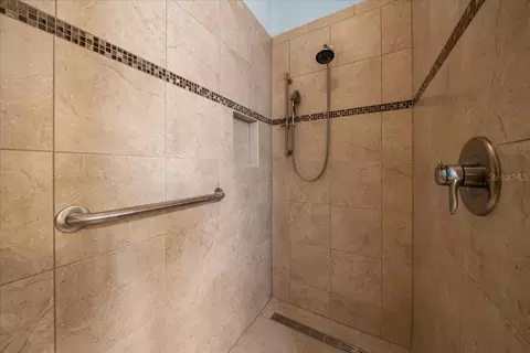 Bath - 9642 SW 95th Loop, Ocala, FL 34481 photo 7 of 8