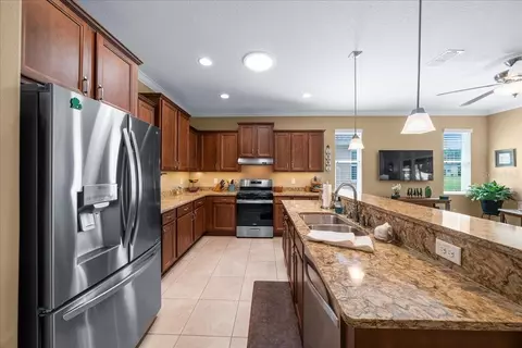 Kitchen - 9642 SW 95th Loop, Ocala, FL 34481 photo 2 of 9