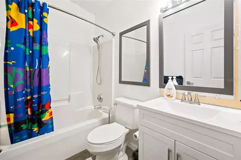 Bath - 5351 NE 121st Ter, Williston, FL 32696 photo 4 of 4