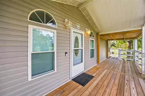 Exterior - 5351 NE 121st Ter, Williston, FL 32696 photo 4 of 10