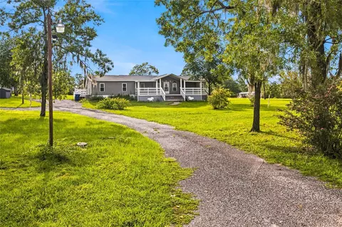 Exterior - 5351 NE 121st Ter, Williston, FL 32696 photo 2 of 10