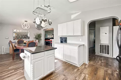 Kitchen - 5351 NE 121st Ter, Williston, FL 32696 photo 5 of 5