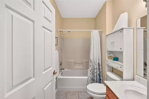 Bath - 9451 SE 132nd Loop, Summerfield, FL 34491 photo 1 of 2