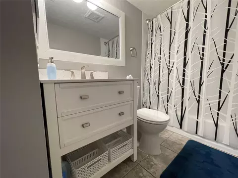 Bath - 647 Midway Dr #B, Ocala, FL 34472 photo 2 of 2