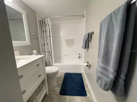 Bath - 647 Midway Dr #B, Ocala, FL 34472 photo 1 of 2