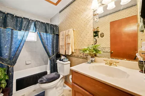 Bath - 36 Almond Trl, Ocala, FL 34472 photo 1 of 3