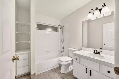 Bath - 3826 NE 5th Ter, Ocala, FL 34479 photo 4 of 4