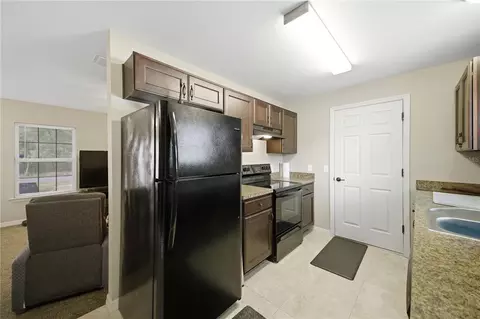 Kitchen - 157 Spruce Rd, Ocala, FL 34472 photo 2 of 2