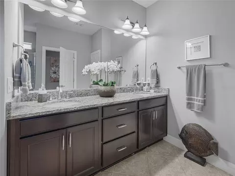 Bath - 9427 SW 70th Loop, Ocala, FL 34481 photo 4 of 6