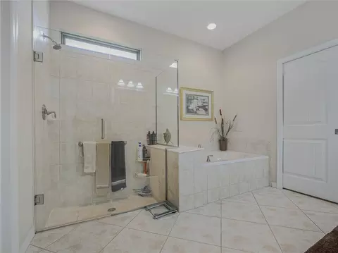 Bath - 9527 SW 70th Loop, Ocala, FL 34481 photo 6 of 7