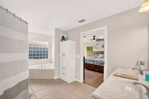 Bath - 7583 SW 102nd Loop, Ocala, FL 34476 photo 2 of 5