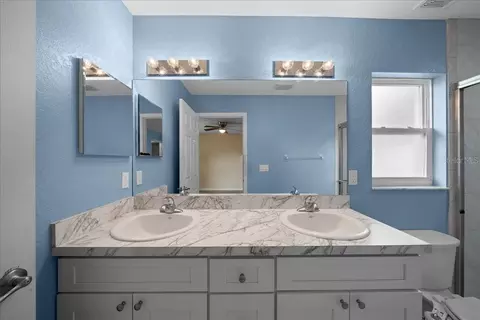 Bath - 2471 NW 24th Rd, Ocala, FL 34475 photo 2 of 3