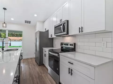 Kitchen - 5386 NW 54th Pl, Ocala, FL 34482 photo 4 of 6