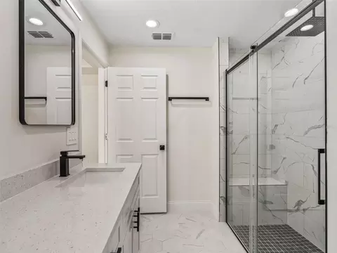 Bath - 5386 NW 54th Pl, Ocala, FL 34482 photo 2 of 6