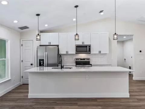 Kitchen - 5386 NW 54th Pl, Ocala, FL 34482 photo 2 of 6