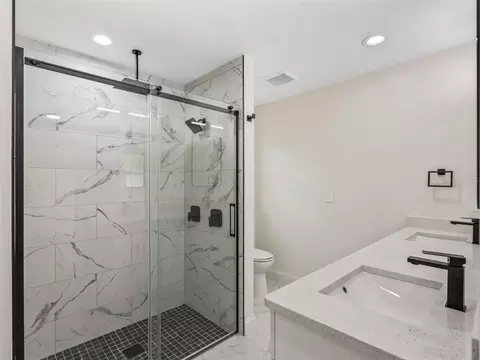 Bath - 5386 NW 54th Pl, Ocala, FL 34482 photo 1 of 6
