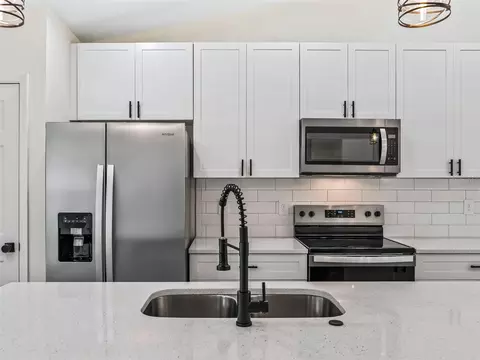 Kitchen - 5386 NW 54th Pl, Ocala, FL 34482 photo 3 of 6