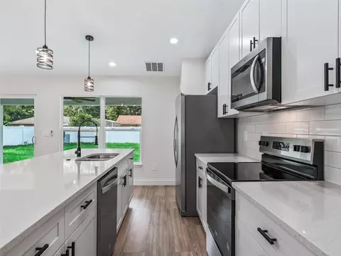 Kitchen - 5386 NW 54th Pl, Ocala, FL 34482 photo 6 of 6