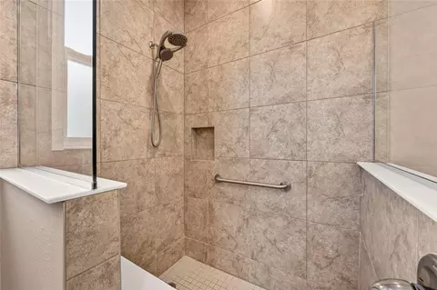 Bath - 8760 SW 79th Loop, Ocala, FL 34481 photo 3 of 6