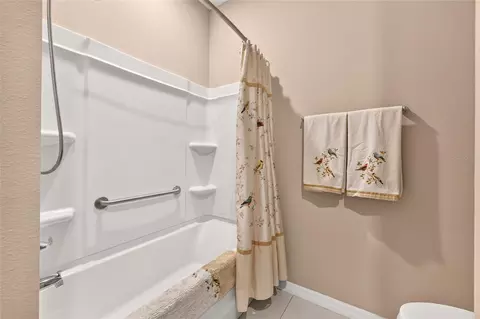 Bath - 8760 SW 79th Loop, Ocala, FL 34481 photo 6 of 6