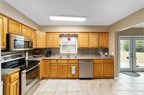 Kitchen - 3720 SE 24th St, Ocala, FL 34471 photo 3 of 4