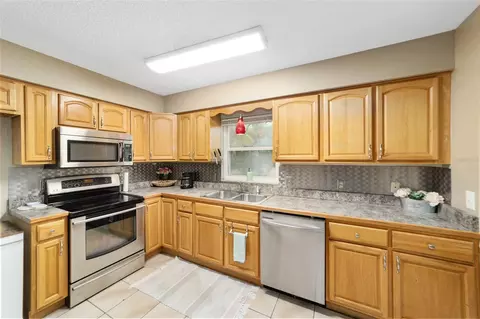 Kitchen - 3720 SE 24th St, Ocala, FL 34471 photo 4 of 4