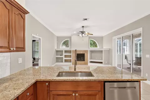Kitchen - 2080 NW 111th Loop, Ocala, FL 34475 photo 5 of 8