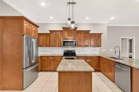 Kitchen - 2080 NW 111th Loop, Ocala, FL 34475 photo 3 of 8