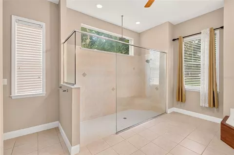 Bath - 2080 NW 111th Loop, Ocala, FL 34475 photo 4 of 10