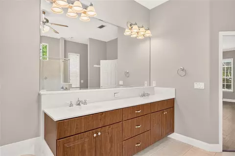Bath - 2080 NW 111th Loop, Ocala, FL 34475 photo 2 of 10