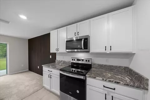 Kitchen - 745 SE 66th Ter, Ocala, FL 34472 photo 5 of 5