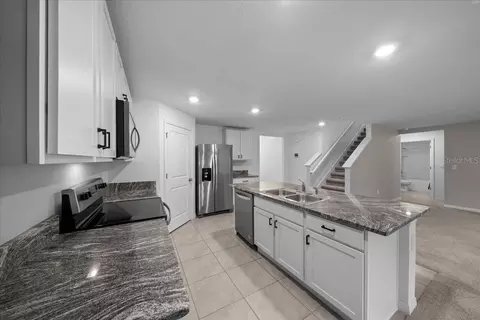 Kitchen - 745 SE 66th Ter, Ocala, FL 34472 photo 3 of 5