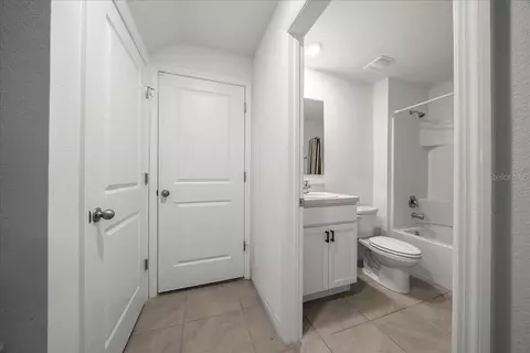 Entry Way - 745 SE 66th Ter, Ocala, FL 34472 photo 5 of 11
