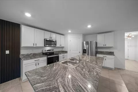 Kitchen - 745 SE 66th Ter, Ocala, FL 34472 photo 2 of 5