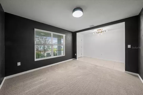 Living - 745 SE 66th Ter, Ocala, FL 34472 photo 2 of 4