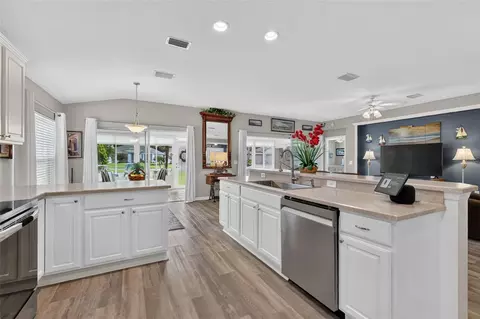 Kitchen - 9028 SE 120th Loop, Summerfield, FL 34491 photo 3 of 4