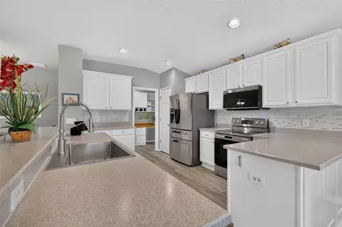 Kitchen - 9028 SE 120th Loop, Summerfield, FL 34491 photo 1 of 4